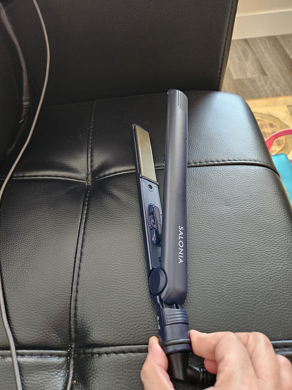 SALONI Hair Straightener
